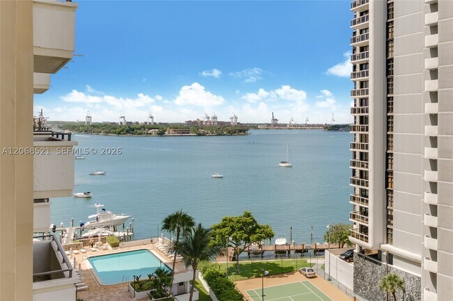 Building Photo - 11 11th St