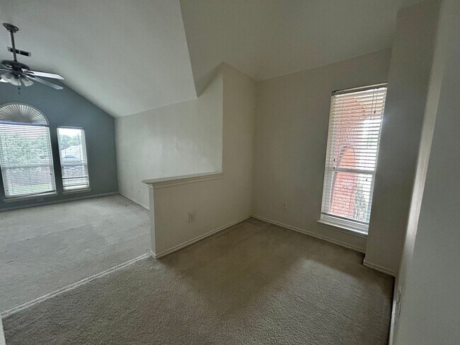 Building Photo - Spacious Home in BISD