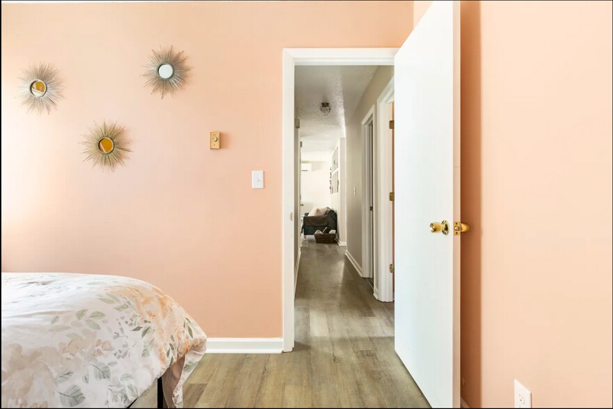 Building Photo - 392 Winchester Rd