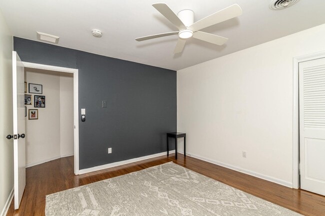 Building Photo - 1800 Lark Ln