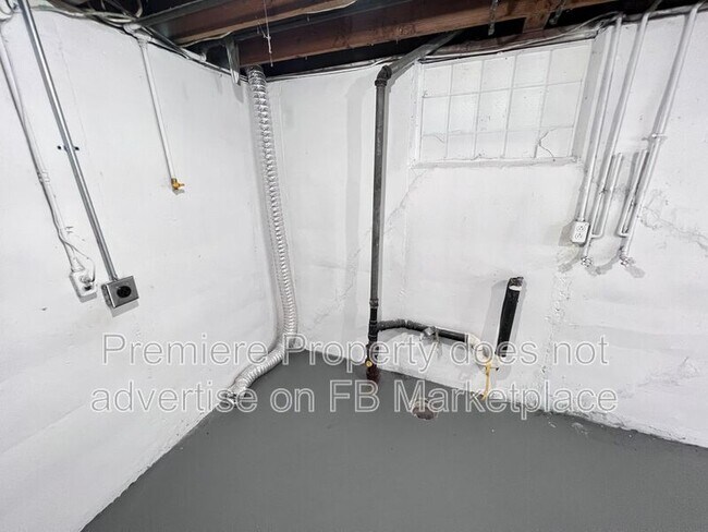 Building Photo - 7601 E 48th St
