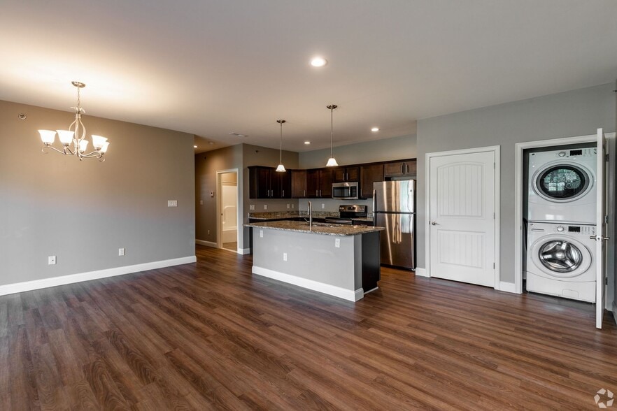 Primary Photo - Mill Hollow Apartments