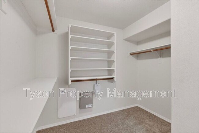Building Photo - 9012 Sandy Spring Ave SW