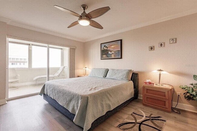 Building Photo - 1125 W Peppertree Dr