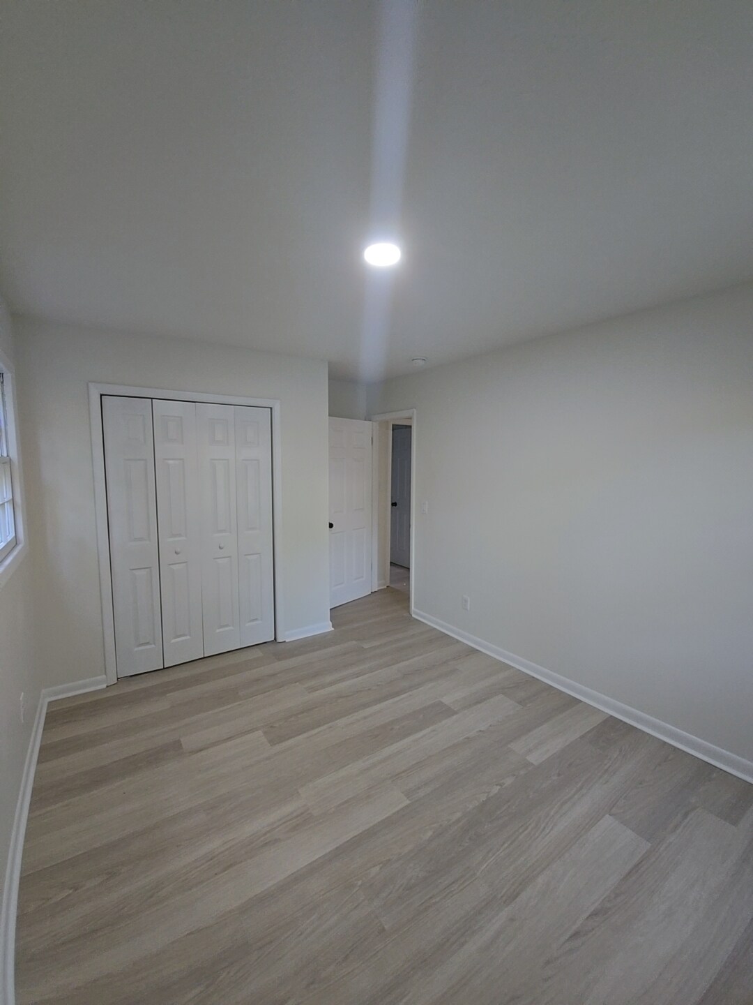 Building Photo - 2347 Greenway Dr