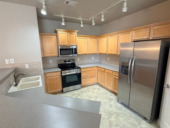 Building Photo - Updated 2-Bedroom Ground-Floor Condo in Mountain View Condos with Pool Access