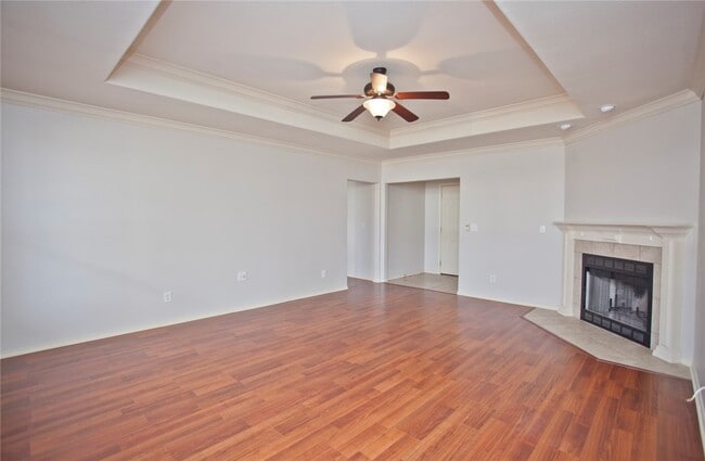 Building Photo - 807 SW Sandrock Rd