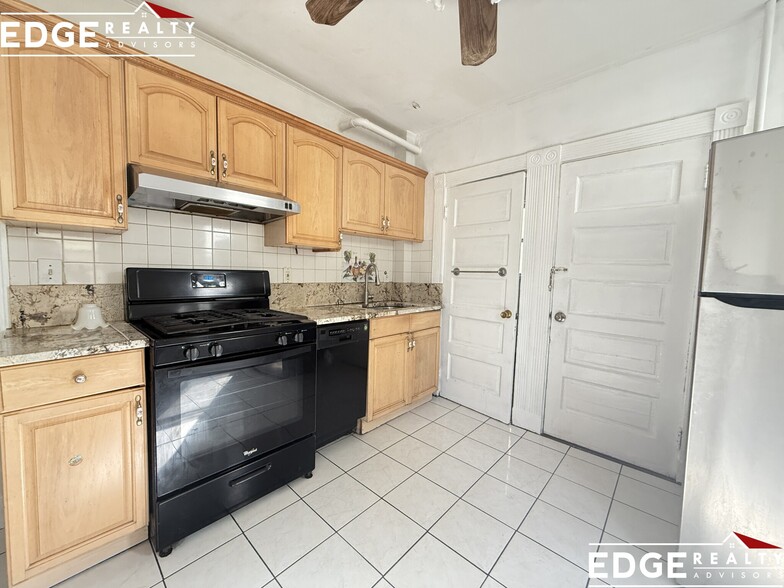 Building Photo - 97 Franklin St