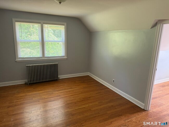 Building Photo - 156 Forest St