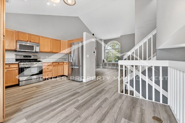 Building Photo - Spacious Home with Central AC and Gas Fire...