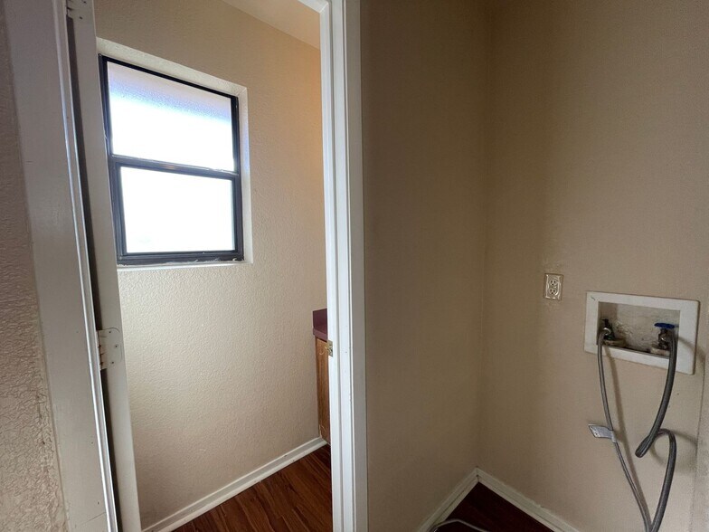 Building Photo - 1108 Leslie Cir