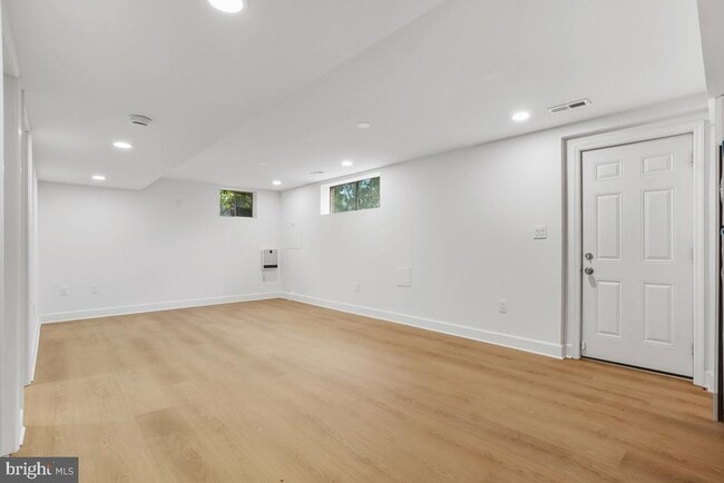 Building Photo - 8728 Old Courthouse Rd