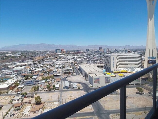 Building Photo - Stunningly Remodeled Studio High-Rise Unit For Rent