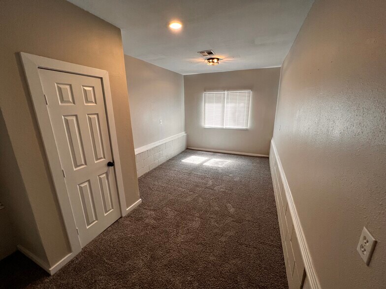 Building Photo - 1321 N 2nd Ave