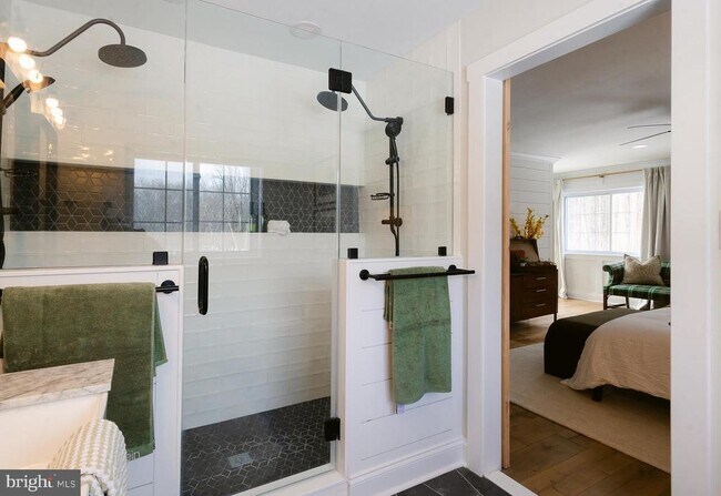 Building Photo - 13230 Falls Rd