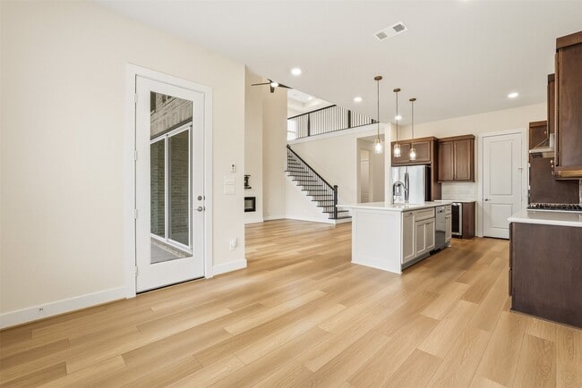 Building Photo - 4615 Bridgewood Dr