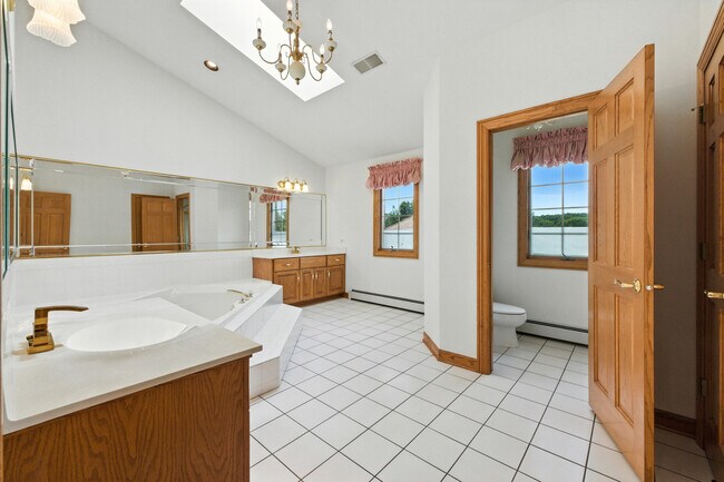 Building Photo - 15141 Arbor Dr