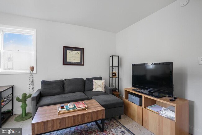 Building Photo - 2010 E York St