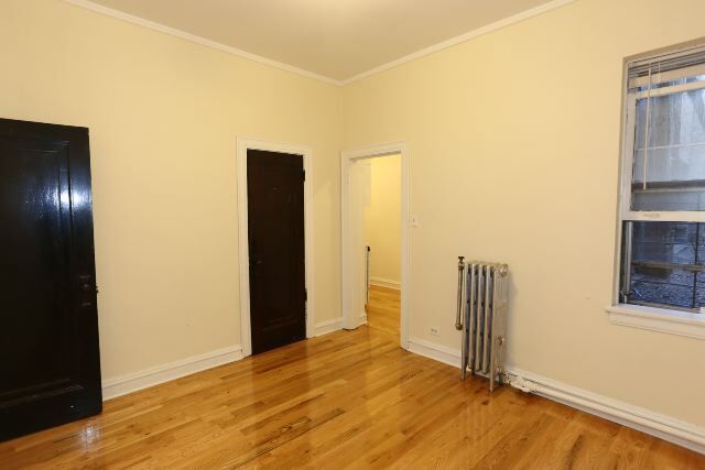 Building Photo - 4650 N Paulina St