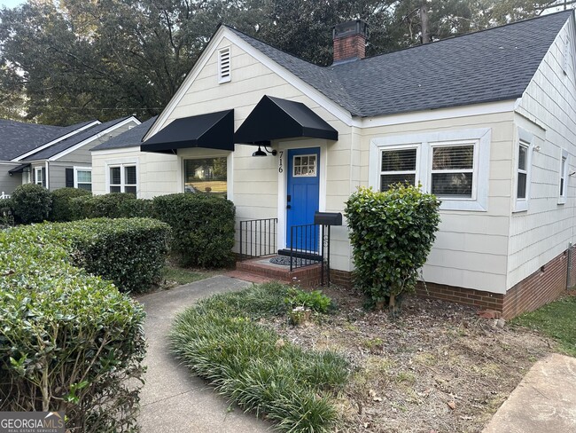 Building Photo - 716 Bieze St