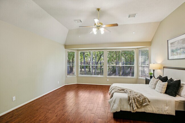 Building Photo - 8822 Ballinger Dr