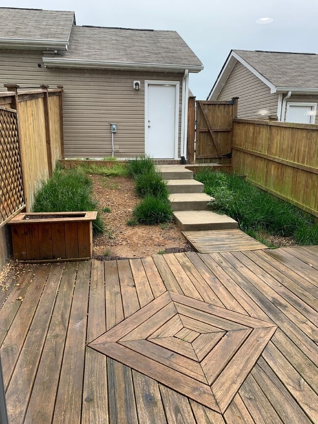 Building Photo - 2704 River Vista Ct