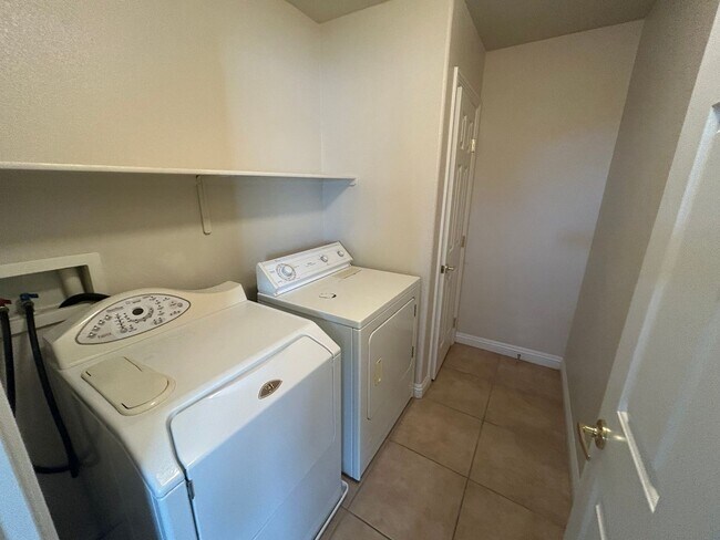 Building Photo - wonderful 3 bedroom home