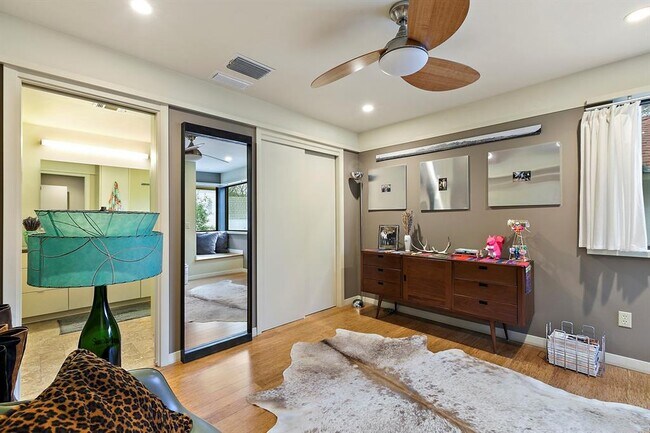 Building Photo - 805 Cumberland Rd