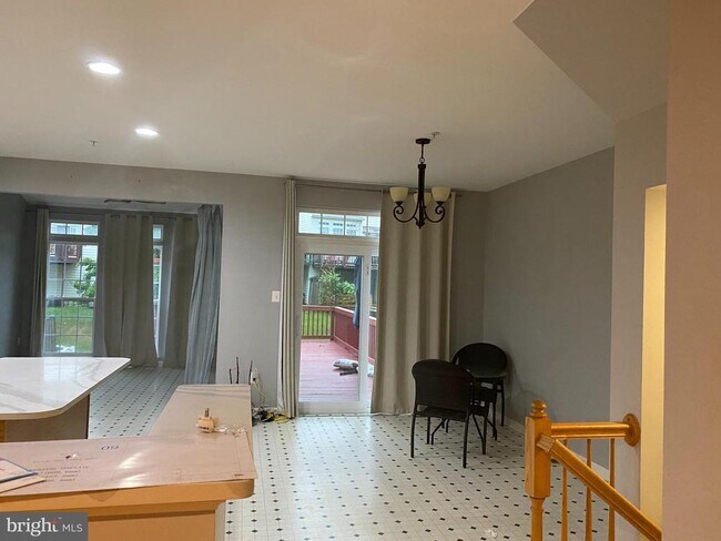 Building Photo - 2212 Barnet Ct