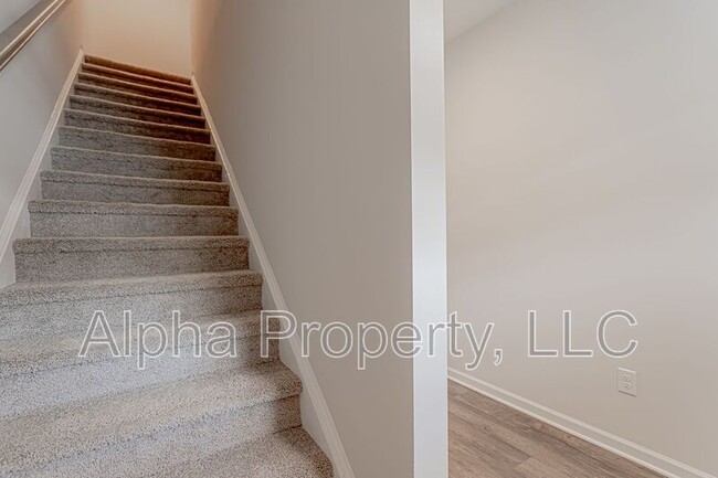 Building Photo - 102 Sweet Almond Ct