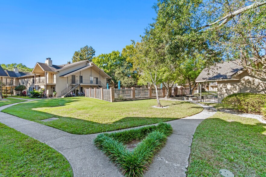 Building Photo - 11011 Cal Rd