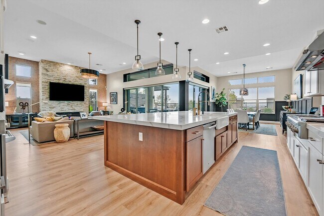 Building Photo - 6690 Interstellar St