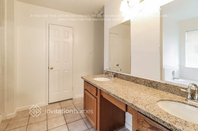 Building Photo - 16127 Kelley Green Ct