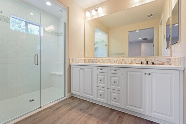 Building Photo - 8137 Auberge Cir