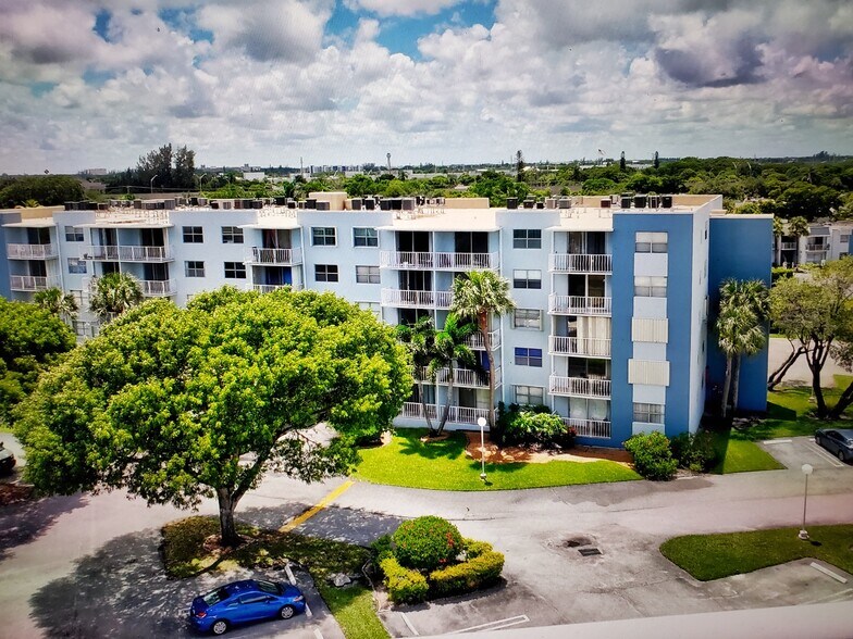 Building Photo - 500 Executive Center Dr