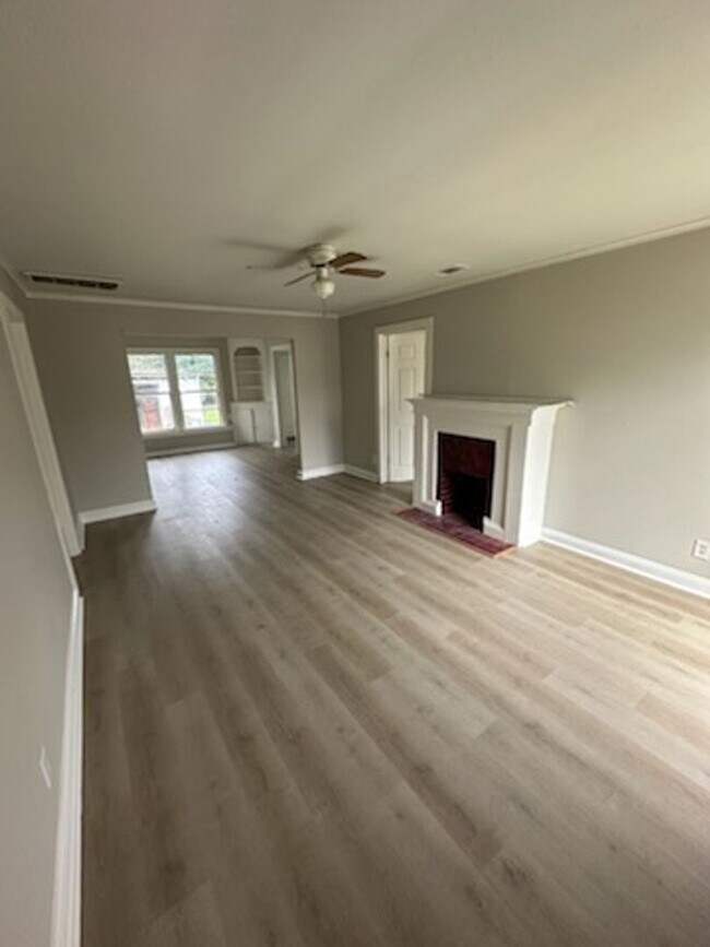 Building Photo - 701 Whittington St