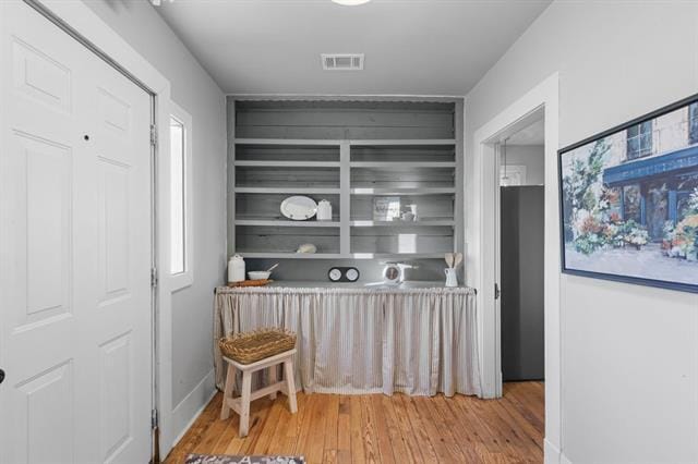 Building Photo - 915 N Center St