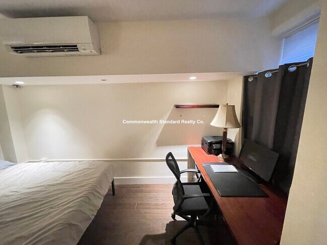 Building Photo - 48 Beacon St