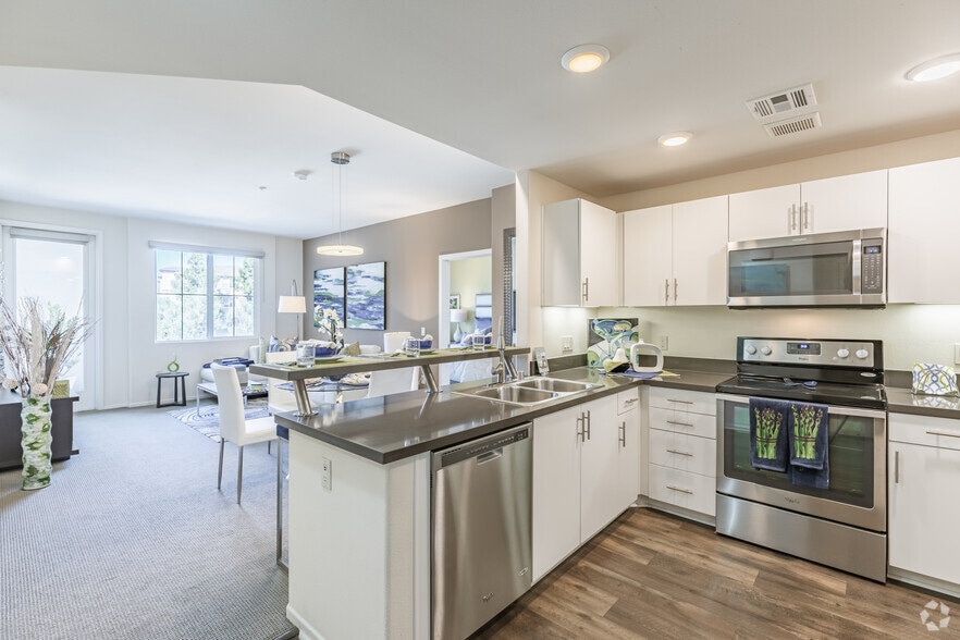 2Br, 2BA - 1,112SF - Torrey Gardens at Torrey