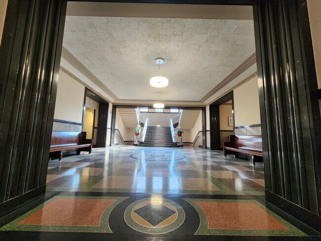 Building Photo - 224 1st Ave SW