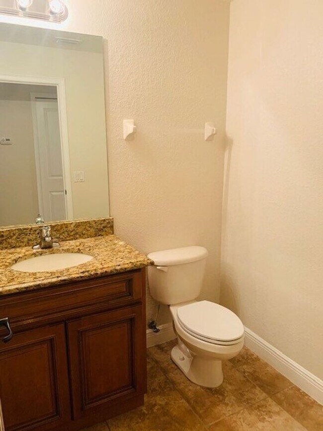 Building Photo - Gated Community of La Fortuna in Kissimmee