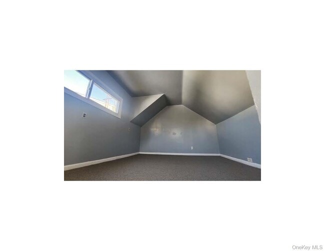 Building Photo - 538 S 6th Ave