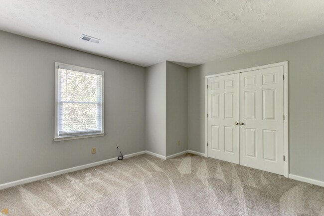 Building Photo - 180 Fairfield Cir