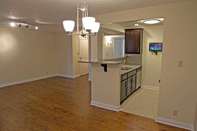 Building Photo - Park Court Apartments