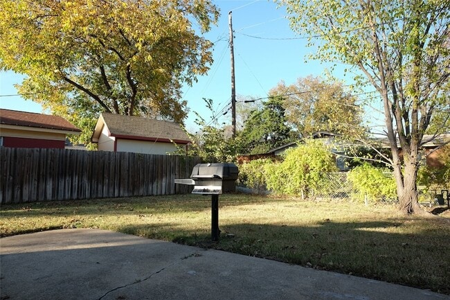 Building Photo - 3401 Princeton Dr