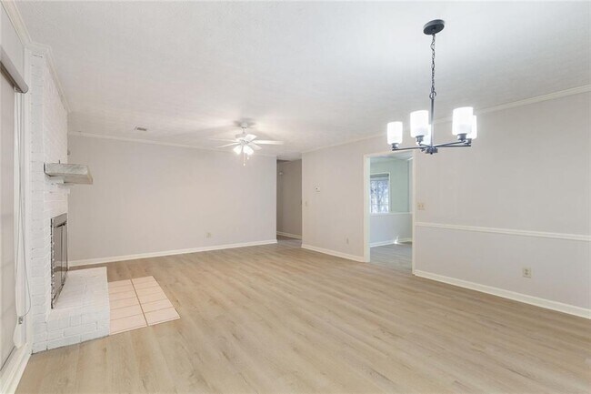 Building Photo - 390 Tidwell Rd