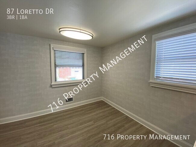 Building Photo - Newly Renovated Single Family Home! Move i...