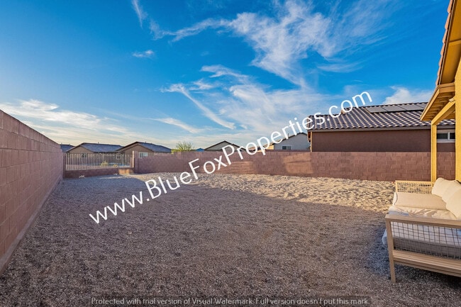 Building Photo - 8683 N Calle La Canoa