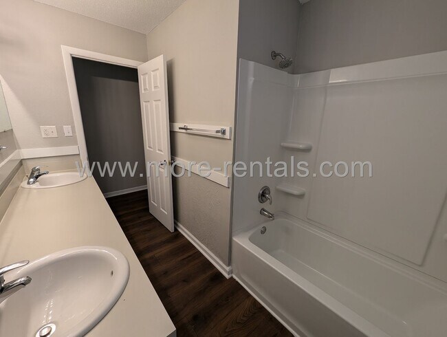 Building Photo - Remodeled house with garage