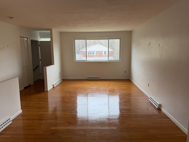 Building Photo - 14 Kippy Dr